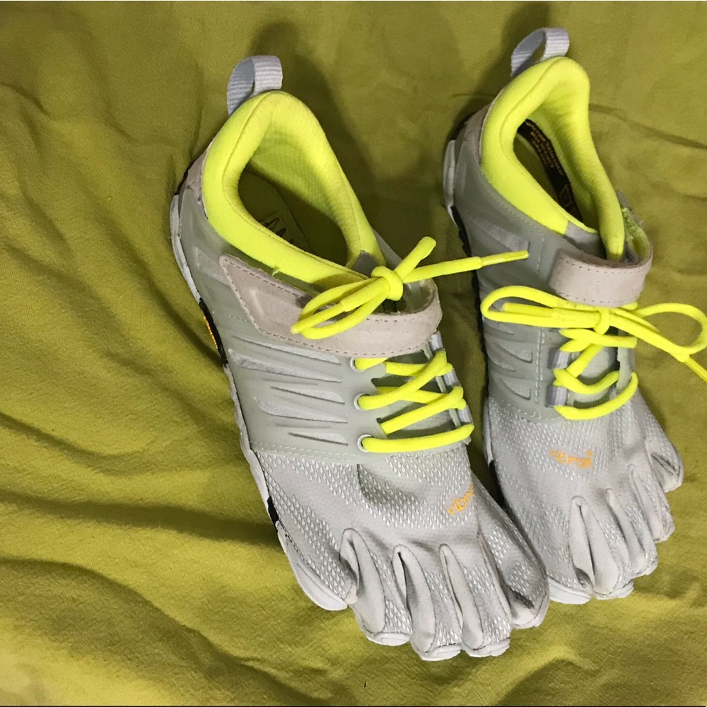 Vibram bare foot shoes